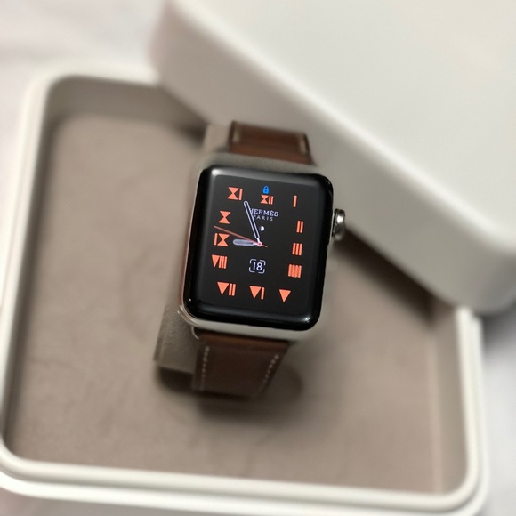 Authentic Hermès iwatch series 3 38mm - Picture 2 of 8